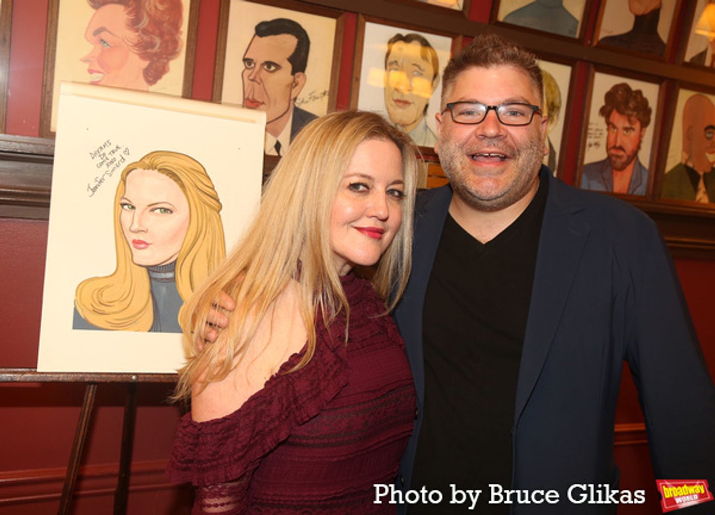 Photos: Jennifer Simard Receives Her Portrait at Sardi's  Image