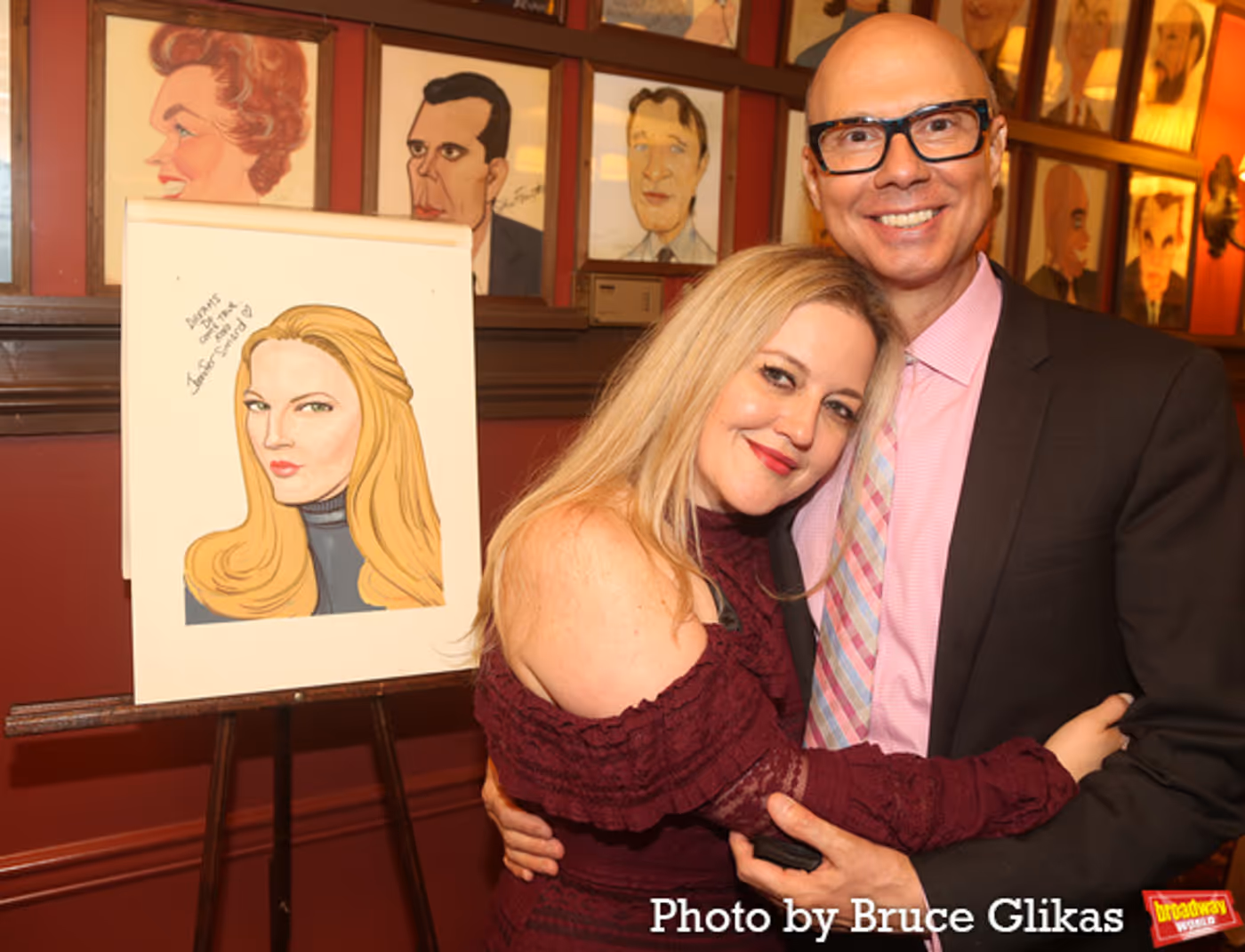 Photos: Jennifer Simard Receives Her Portrait at Sardi's  Image