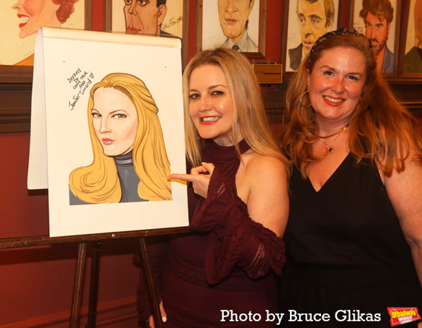 Photos: Jennifer Simard Receives Her Portrait at Sardi's  Image
