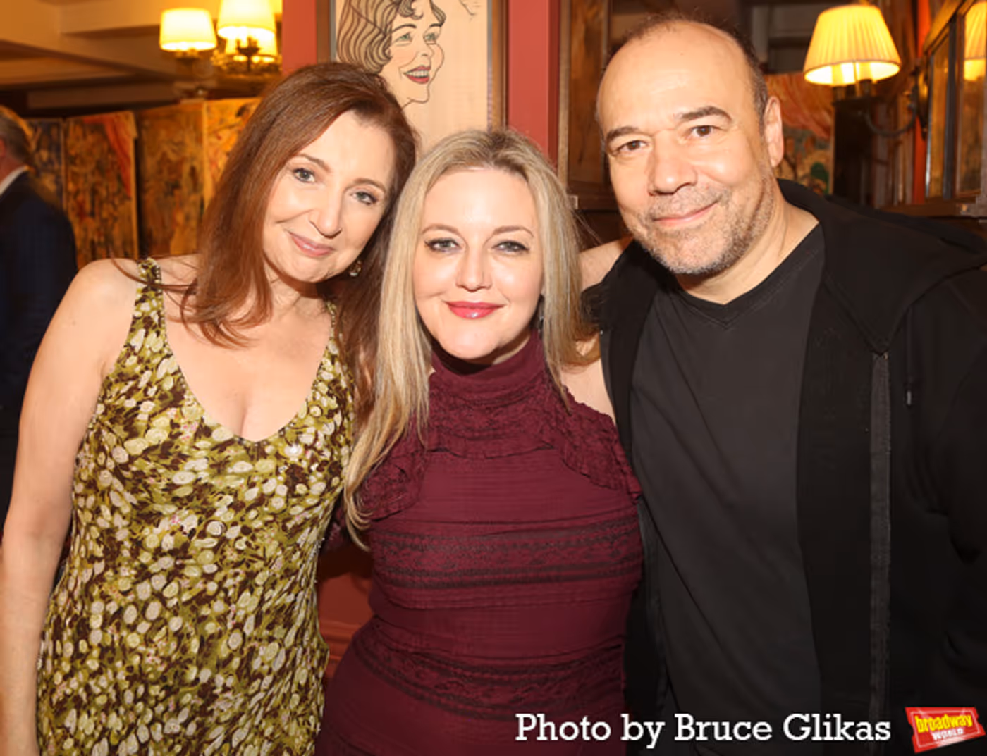 Photos: Jennifer Simard Receives Her Portrait at Sardi's  Image