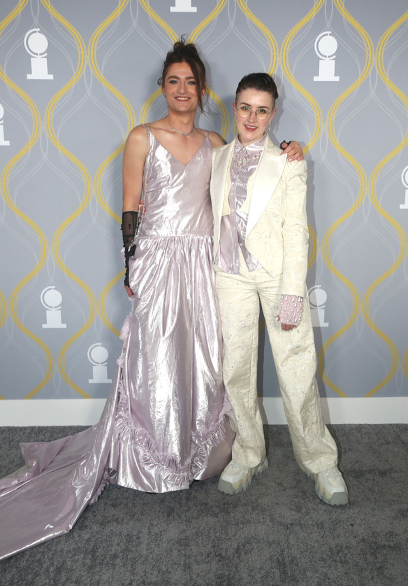 Photos: Broadway Stars Align on the 2022 Tony Awards Red Carpet  Image