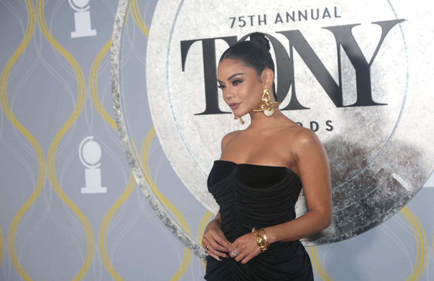 Photos: Broadway Stars Align on the 2022 Tony Awards Red Carpet  Image