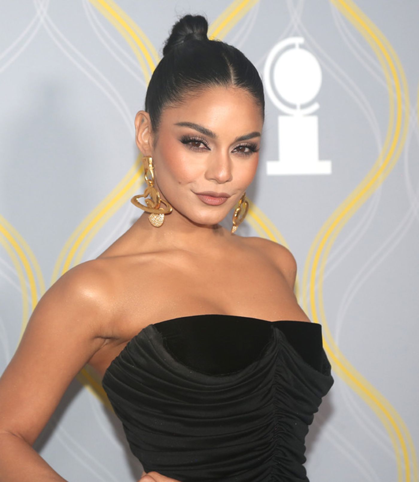 Photos: Broadway Stars Align on the 2022 Tony Awards Red Carpet  Image