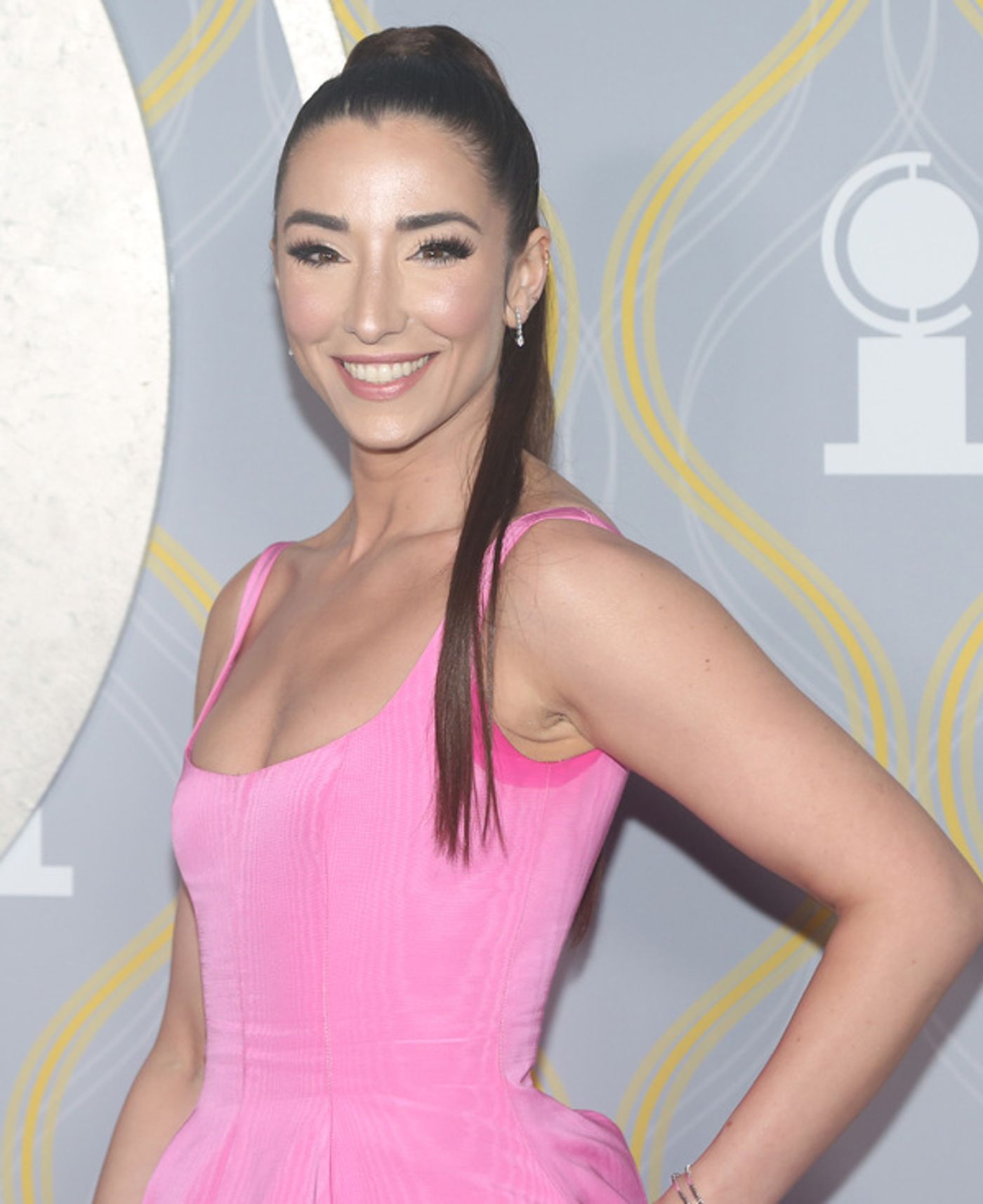 Photos: Broadway Stars Align on the 2022 Tony Awards Red Carpet  Image