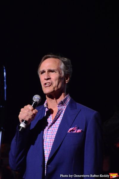 Howard McGillin Photo