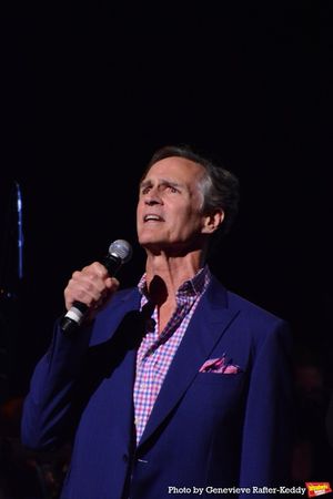 Howard McGillin Photo