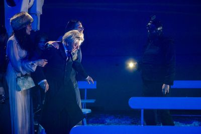 Jessica Hecht, Juliet Brett, Mikhail Baryshnikov, John Mcginty, Ilia Volok Photo