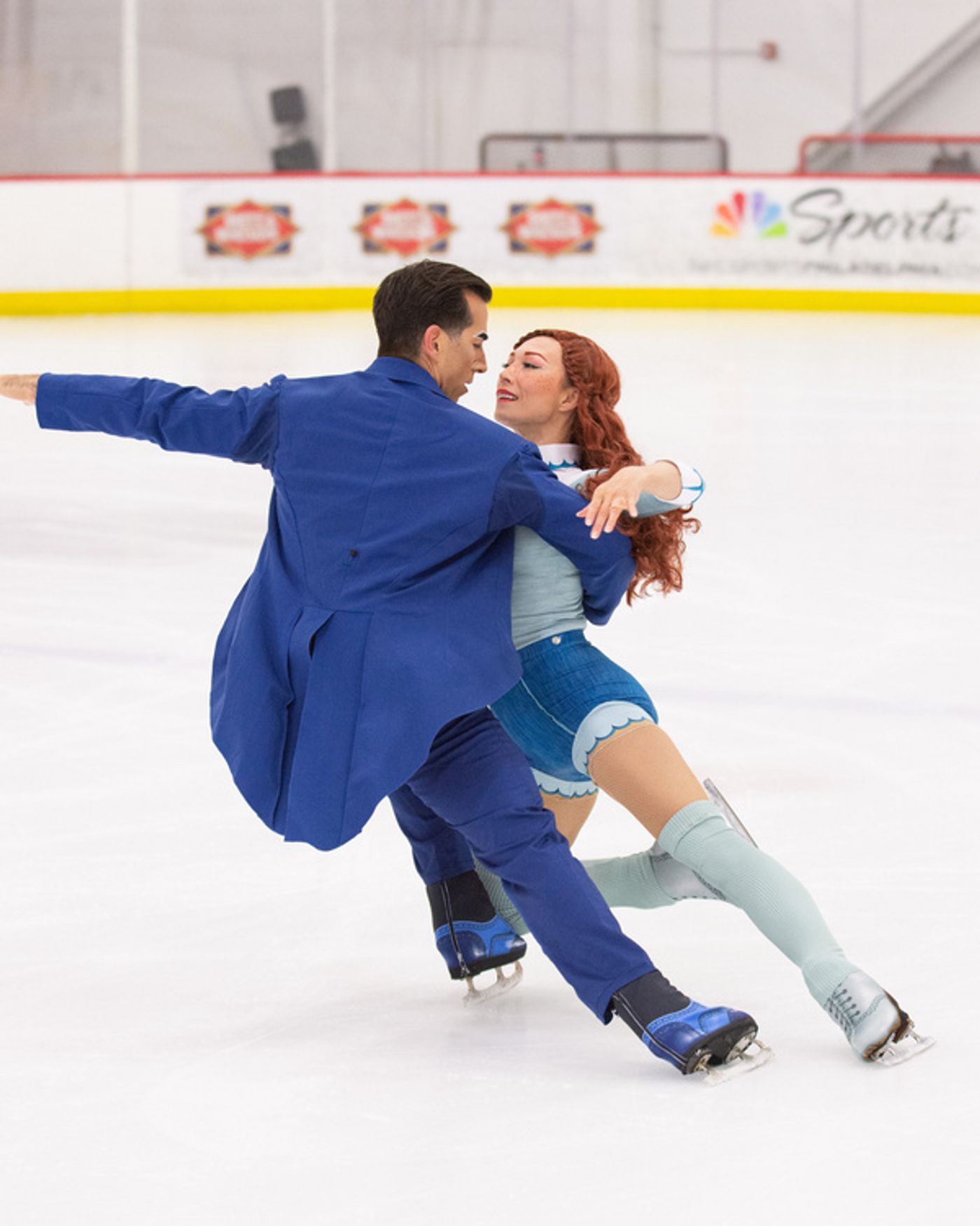 Photos: Cirque Du Soleil's CRYSTAL Cast Members Meet Flyers Mascot, Gritty Photos: Cirque Du Soleil's CRYSTAL Cast Members Meet Flyers Mascot, Gritty Image