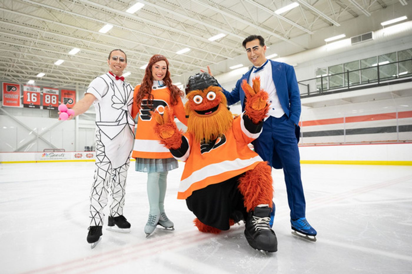 Photos: Cirque Du Soleil's CRYSTAL Cast Members Meet Flyers Mascot, Gritty Photos: Cirque Du Soleil's CRYSTAL Cast Members Meet Flyers Mascot, Gritty Image