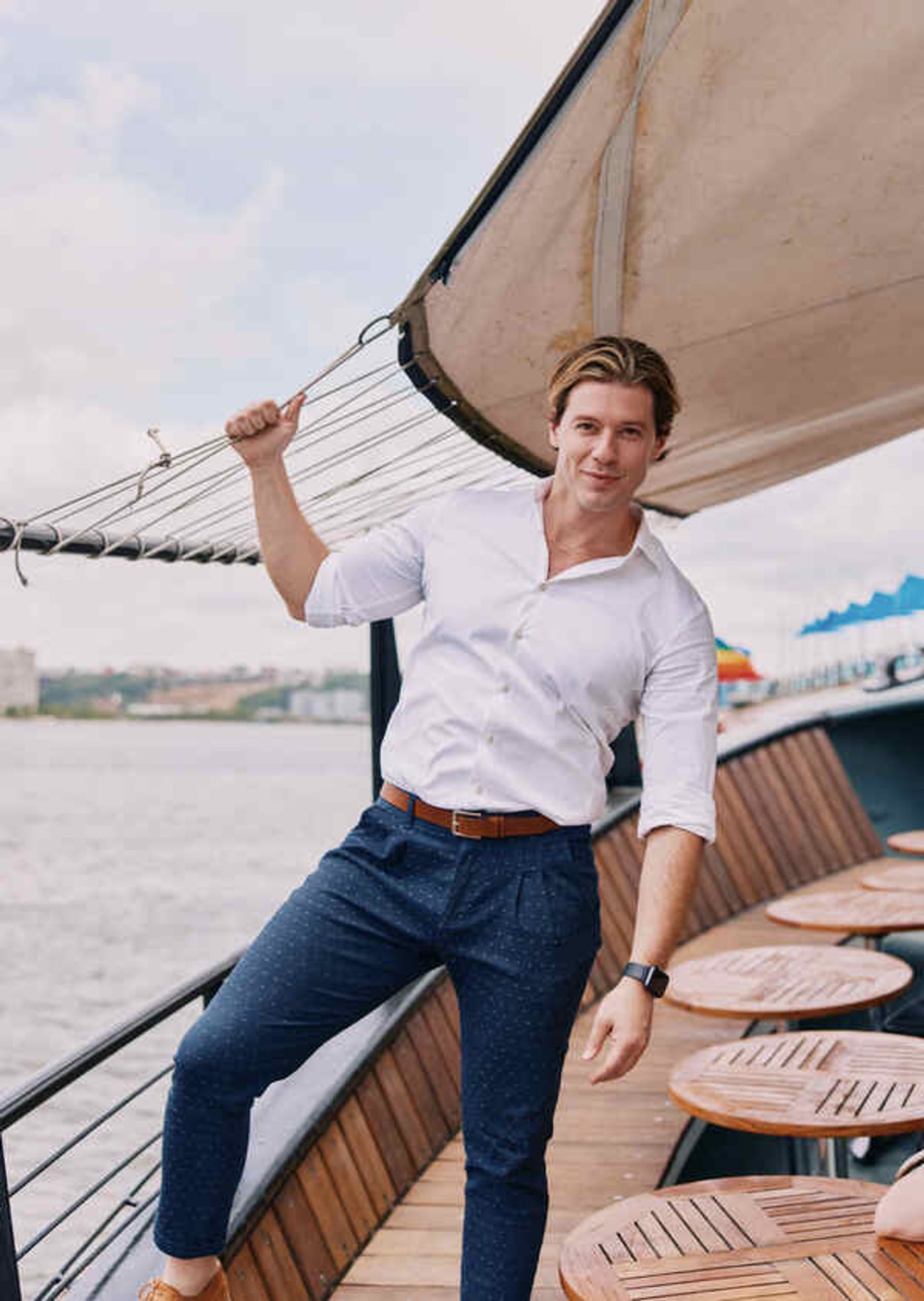 Photos: Meet the Cast of TITANIQUE In New Nautical Portraits  Image