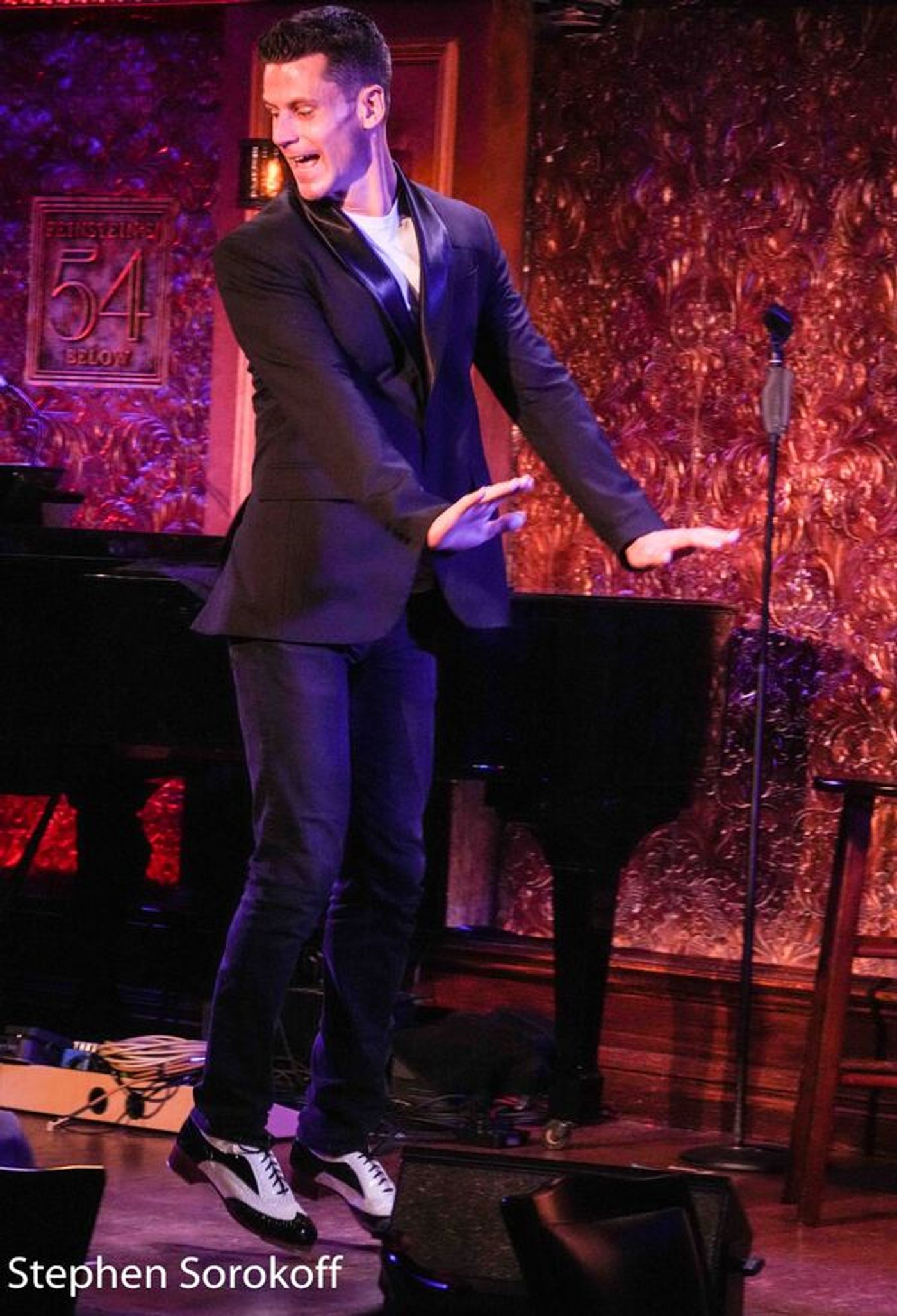 Photo Coverage: Scott Siegel Brings 'HIT SONGS FROM BROADWAY'S GREATEST REVIVALS' to Feinstein's/54 Below  Image