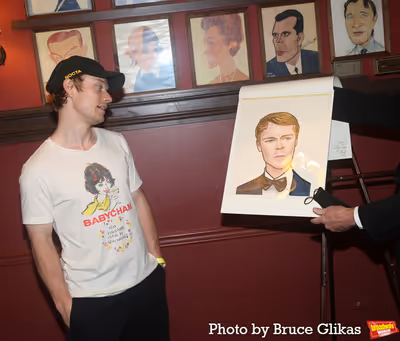 Alfie Allen  Photo