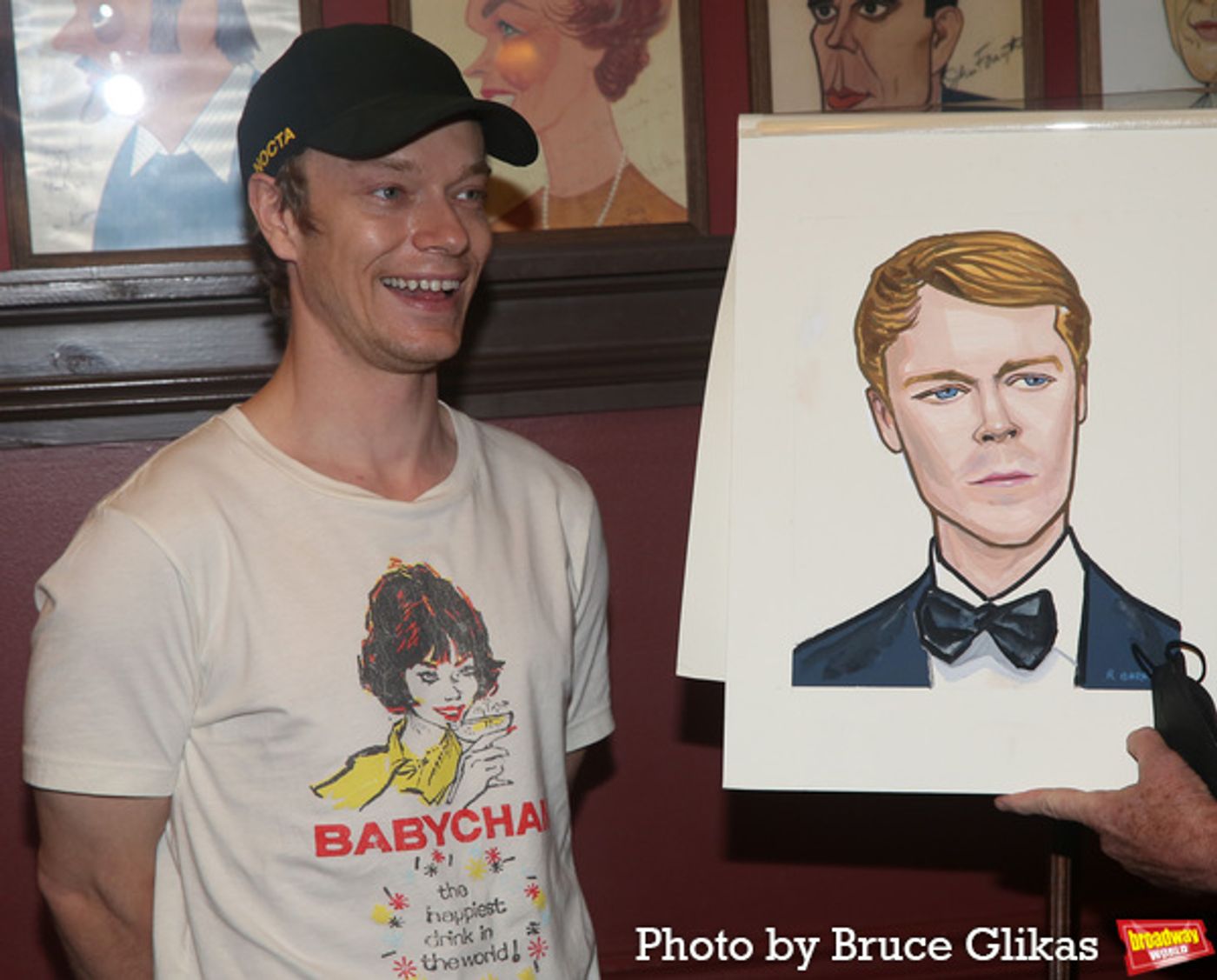 Photos: Alfie Allen Receives Portrait at Sardis  Image
