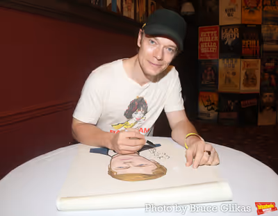 Alfie Allen  Photo