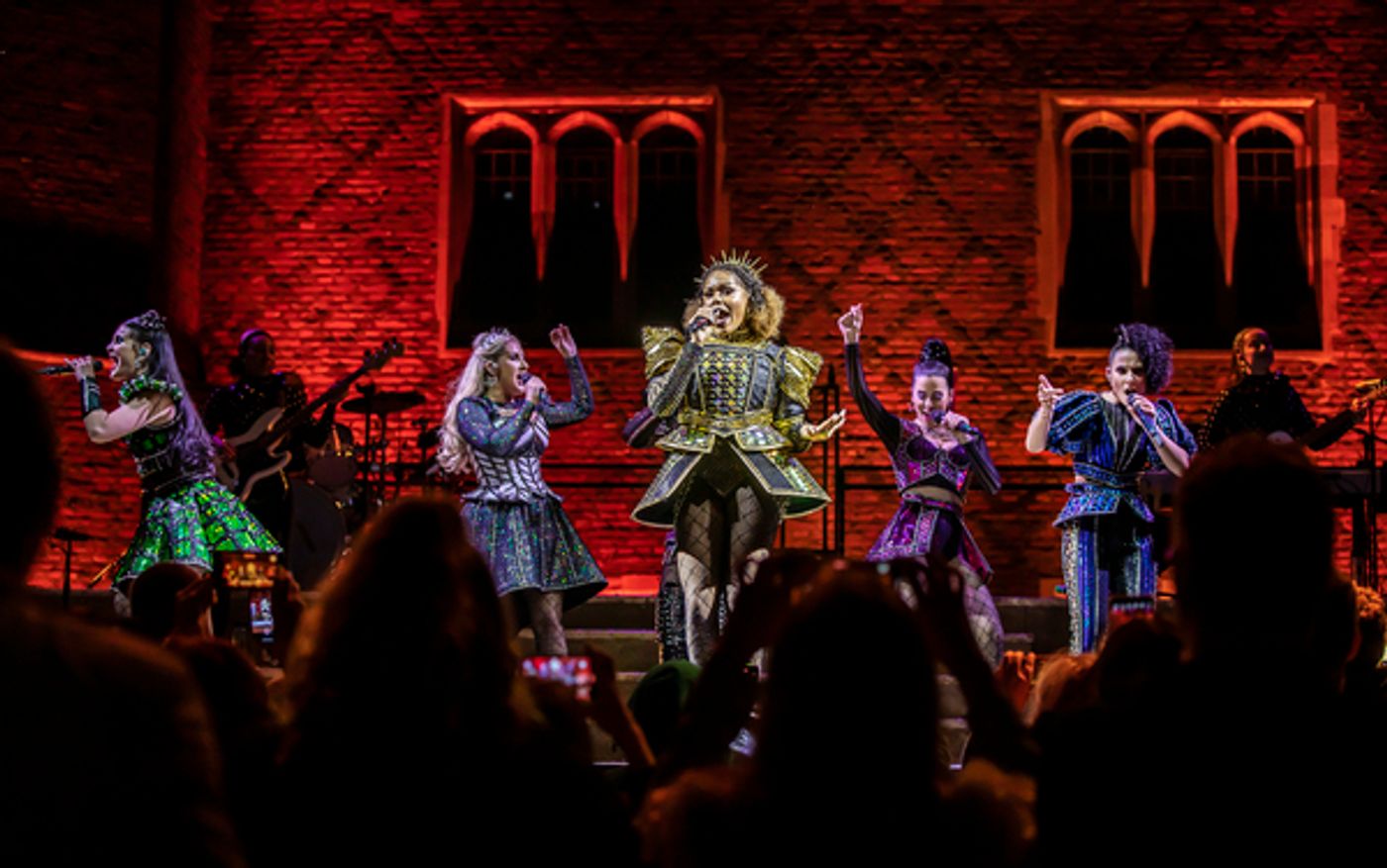 Photos: The Cast of SIX Performs at Hampton Court Palace  Image