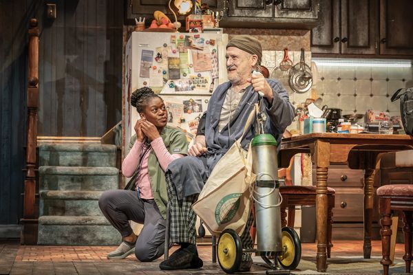 Akiya Henry and Bill Pullman Photo