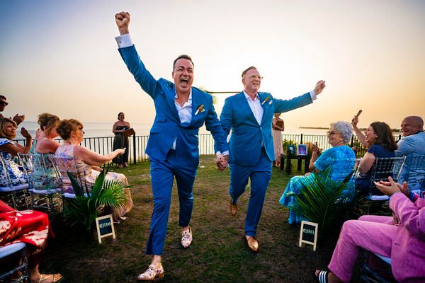 COME FROM AWAY's Caesar Samayoa Marries Christopher Freer  Image