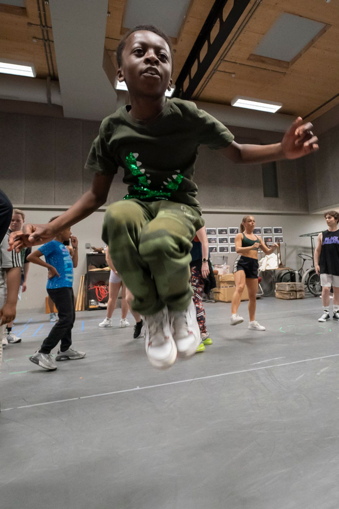 Photos: Inside Rehearsals For BUGSY MALONE at Theatre Royal Bath  Image