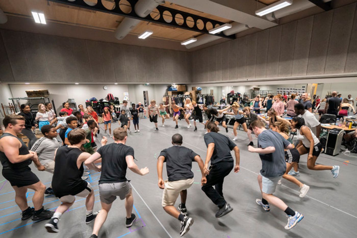 Photos: Inside Rehearsals For BUGSY MALONE at Theatre Royal Bath  Image