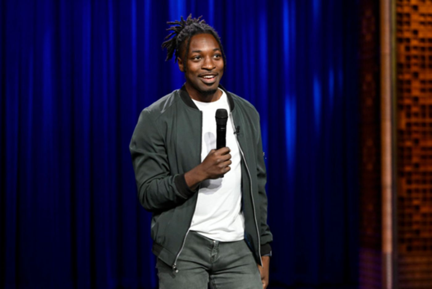 Photos: Julie Andrews, Hayden Christensen, and Comedian Preacher Lawson Last Night on The Tonight Show  Image