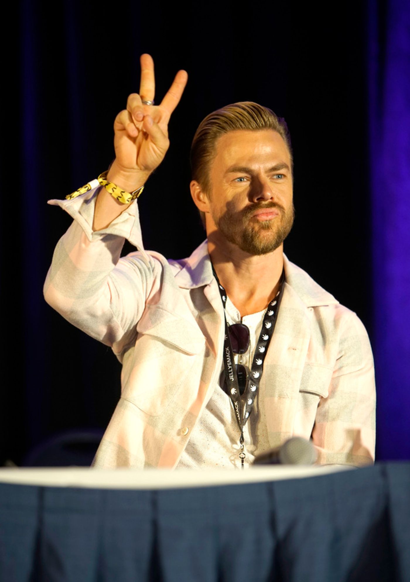 Photos: VidCon Day 3 Included Derek Hough, Nia Sioux, and More  Image