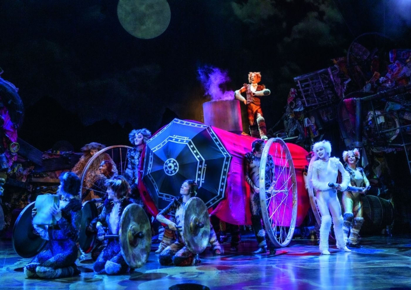 Review: CATS AND MISS SAIGON  Image