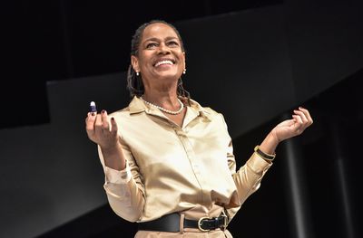 Suzette Llewellyn Photo