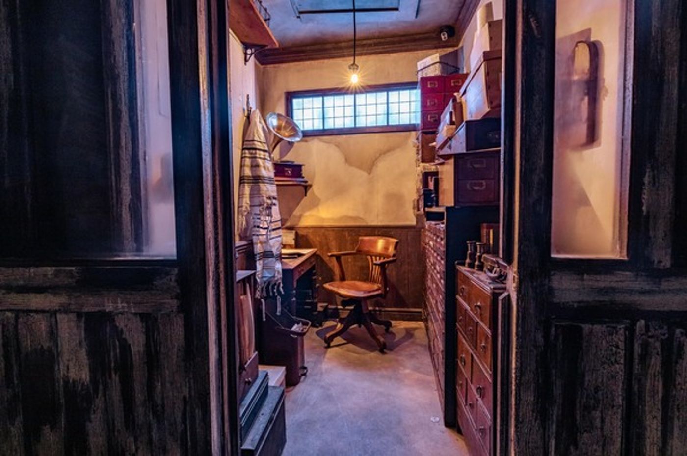 Photos: First Look at the Set of PEAKY BLINDERS: THE RISE at the Camden Garrison  Image