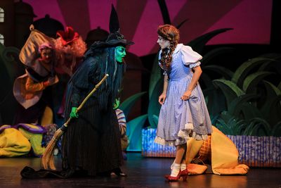 The Cast of THE WIZARD OF OZ Photo