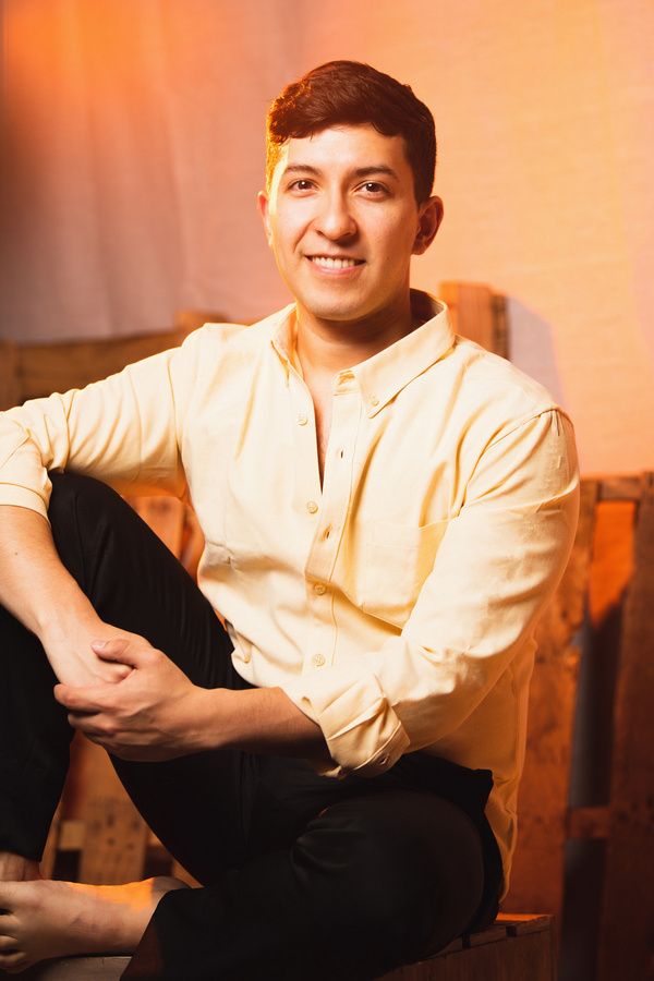 Michael Salinas as Daniel Photo