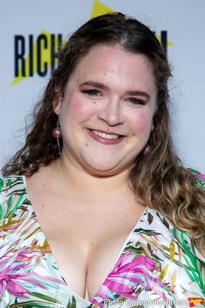 Bonnie Milligan Photo