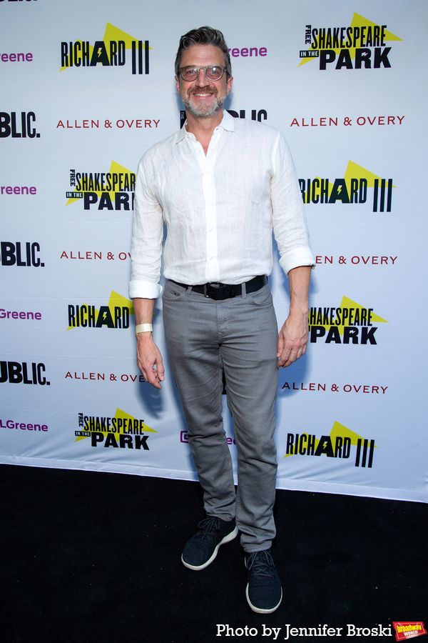 Raul Esparza Photo