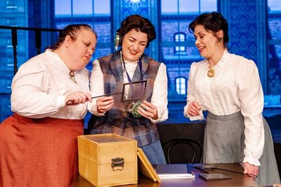 Annie (Rachel Permann), Henrietta (Jessica Robins) & Williamina (Deya Ozburn) Photo