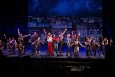 Jeanna de Waal, Corbin Bleu and the company of Mary Poppins Photo