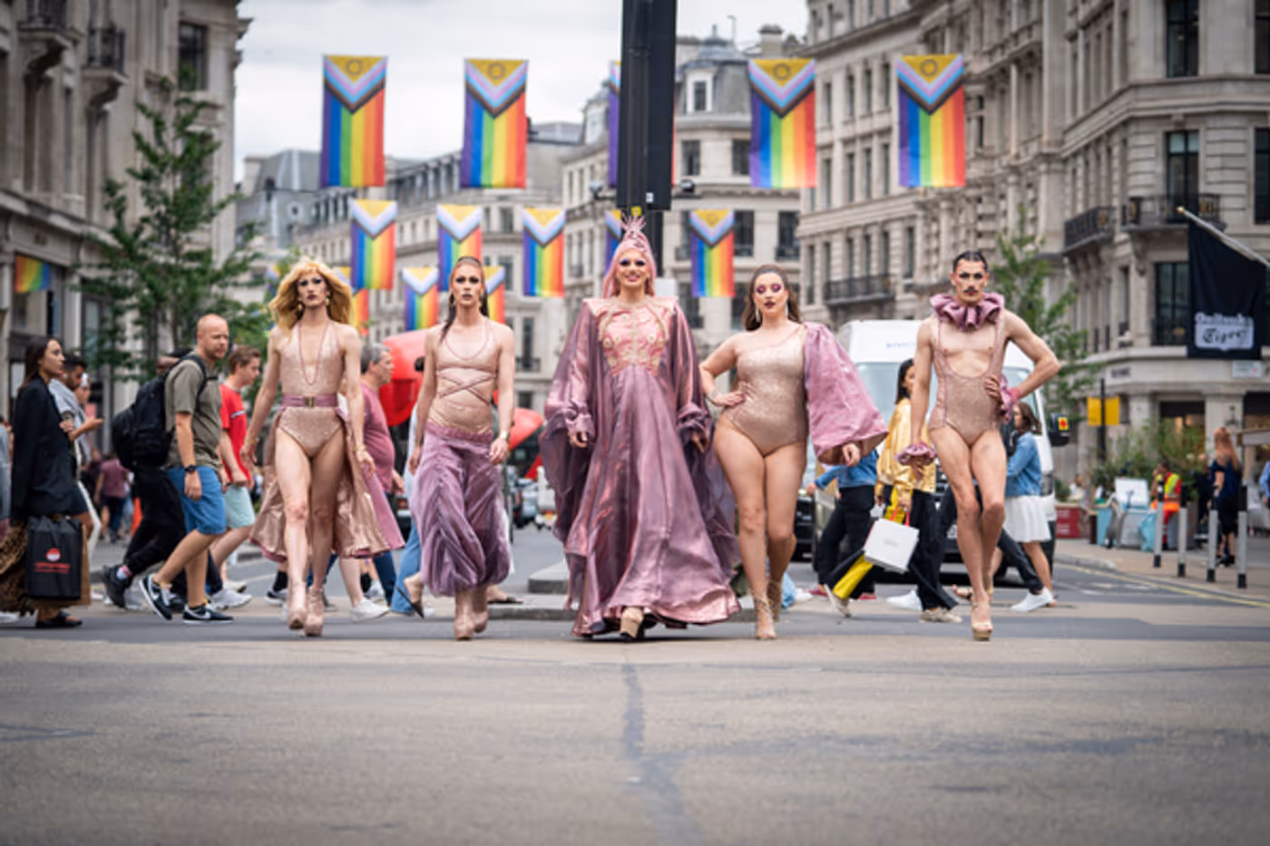 Photos: YUMMY: ICONIC Arrives in Cavendish Square  Image