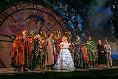 Cast of Wicked Photo