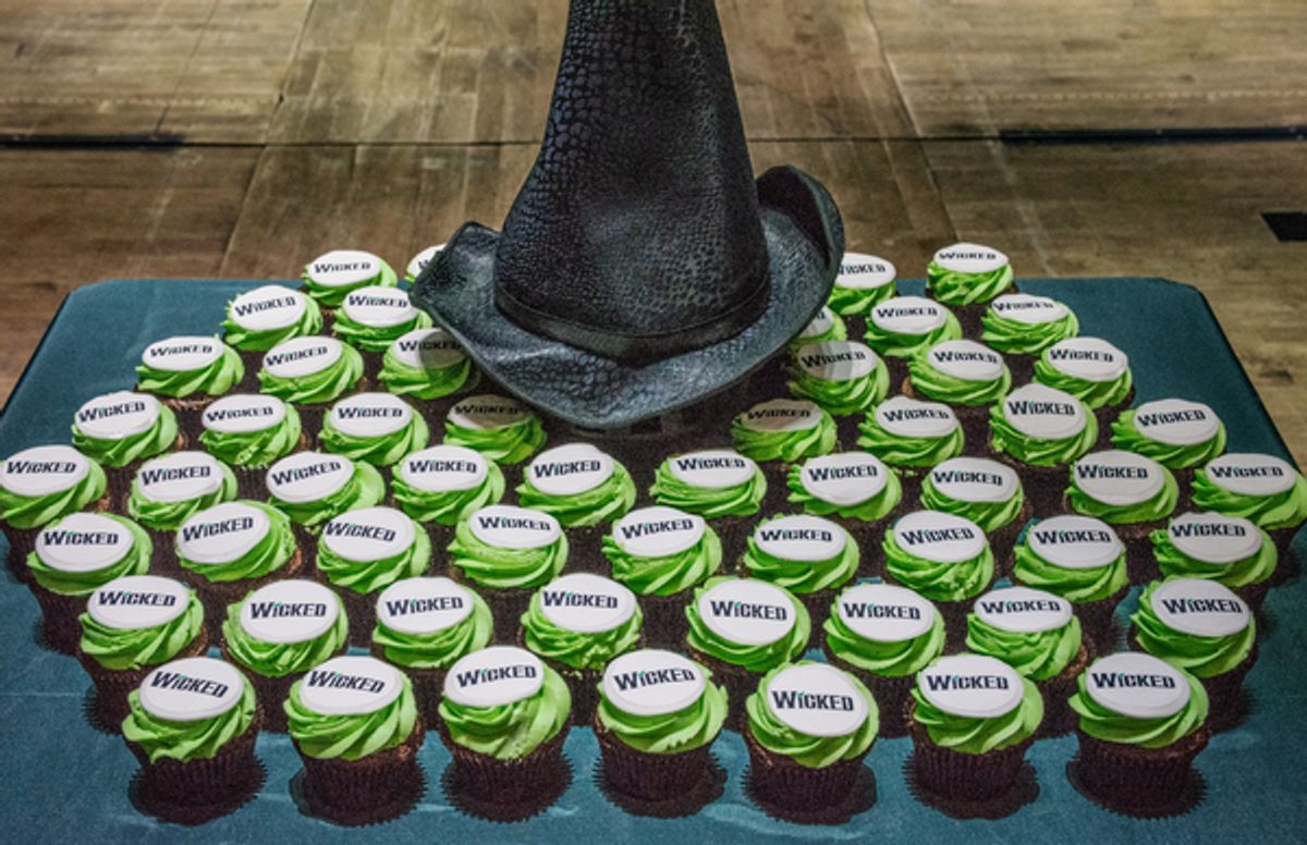 Wicked Celebration at Photos: WICKED Celebrates 6000 West End Performances