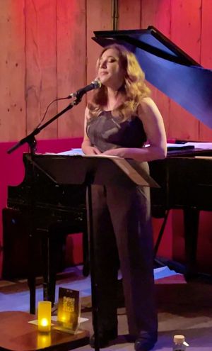 Eliza Kingsbury singing HONEY by Kehlani at THE VIOLET HOUR hosted by Mikayla Petrill Photo