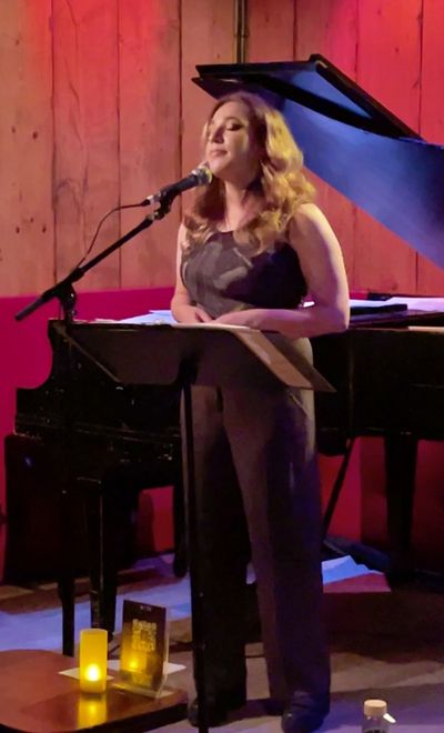 Eliza Kingsbury singing HONEY by Kehlani at THE VIOLET HOUR hosted by Mikayla Petrill Photo