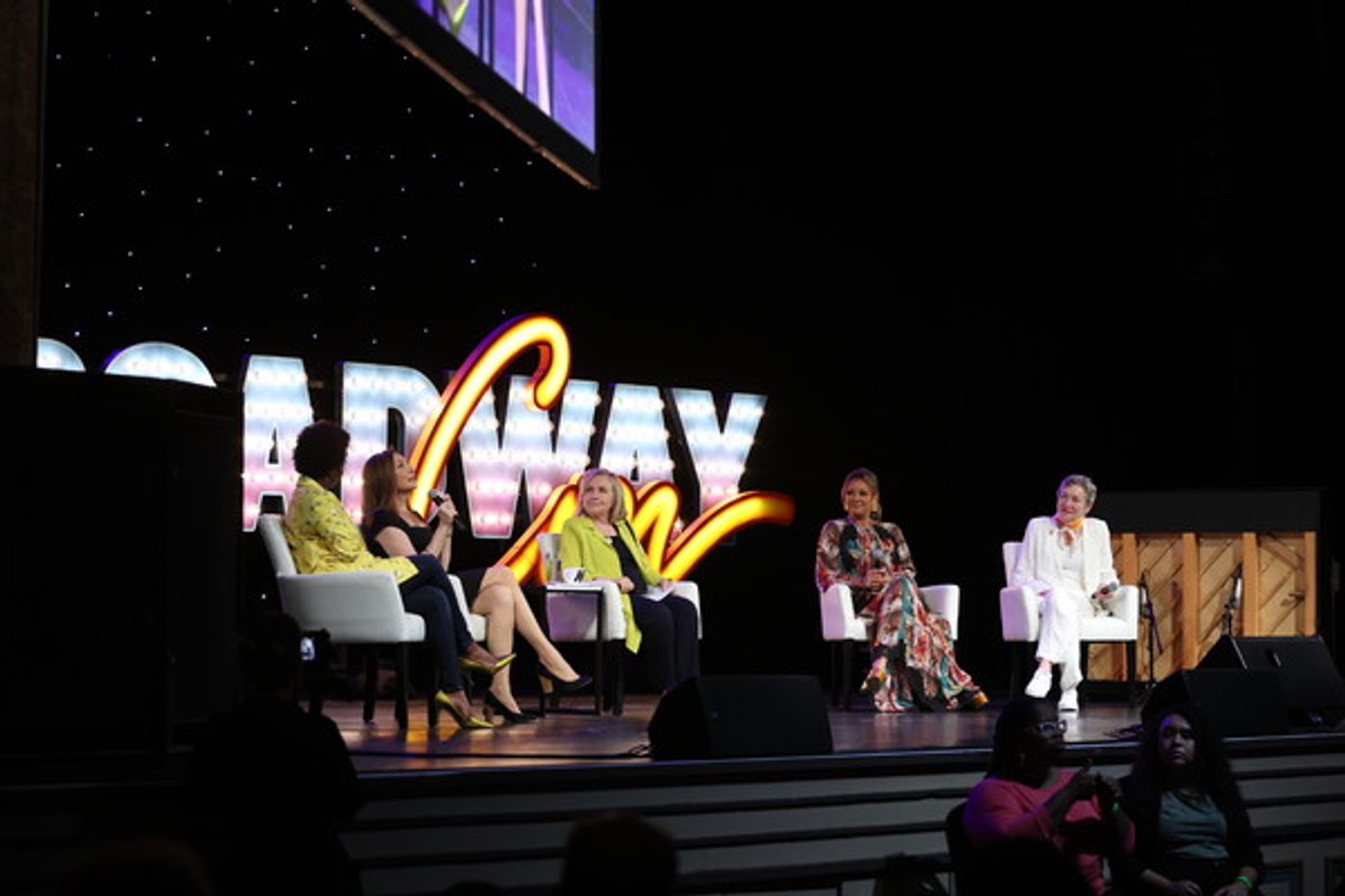 Photos: Hillary Clinton Joins LaChanze, Julie White, Donna Murphy, and Vanessa Williams at BroadwayCon  Image