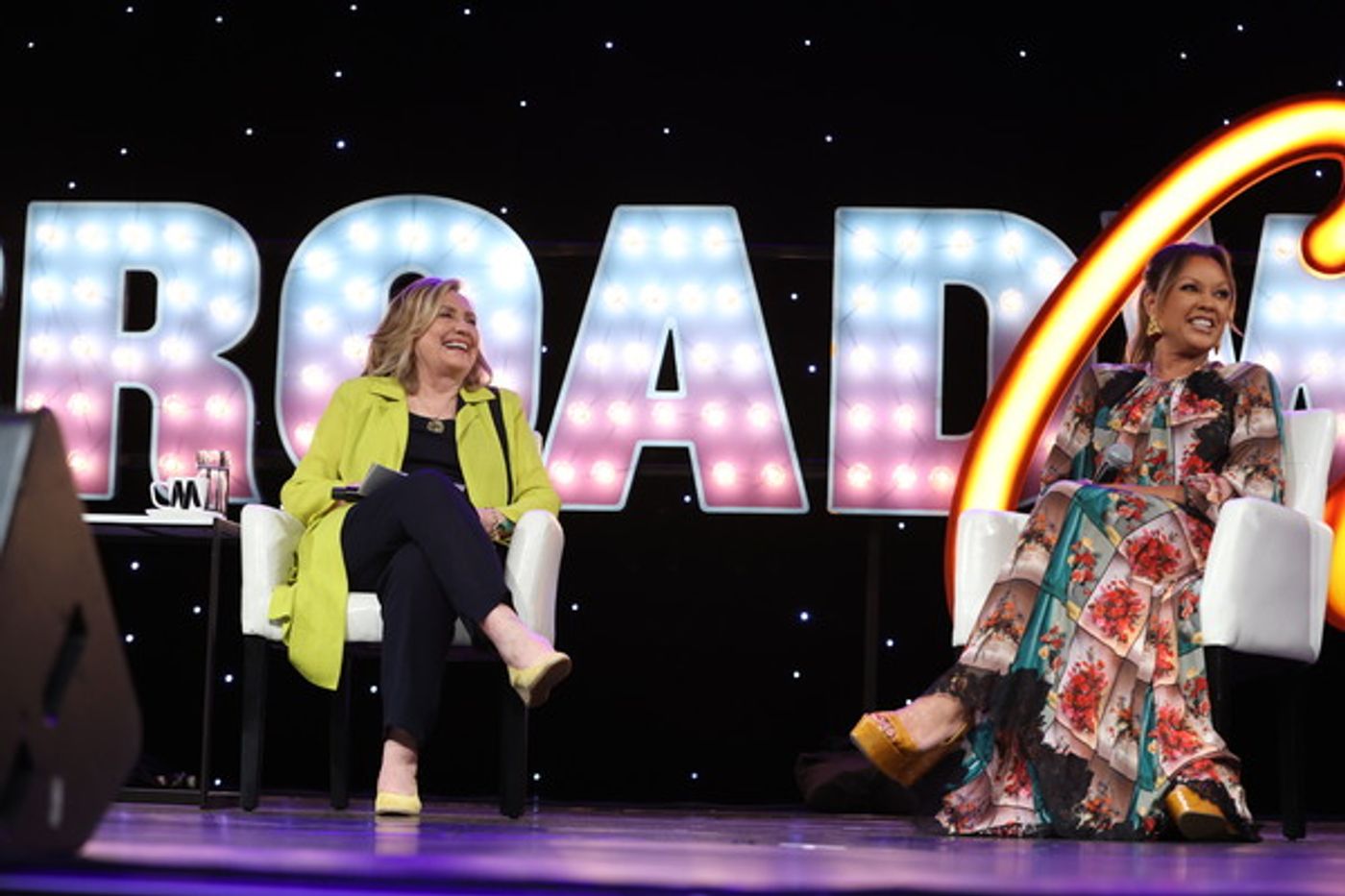 Photos: Hillary Clinton Joins LaChanze, Julie White, Donna Murphy, and Vanessa Williams at BroadwayCon  Image