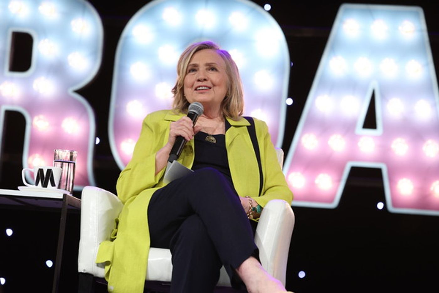Photos: Hillary Clinton Joins LaChanze, Julie White, Donna Murphy, and Vanessa Williams at BroadwayCon  Image