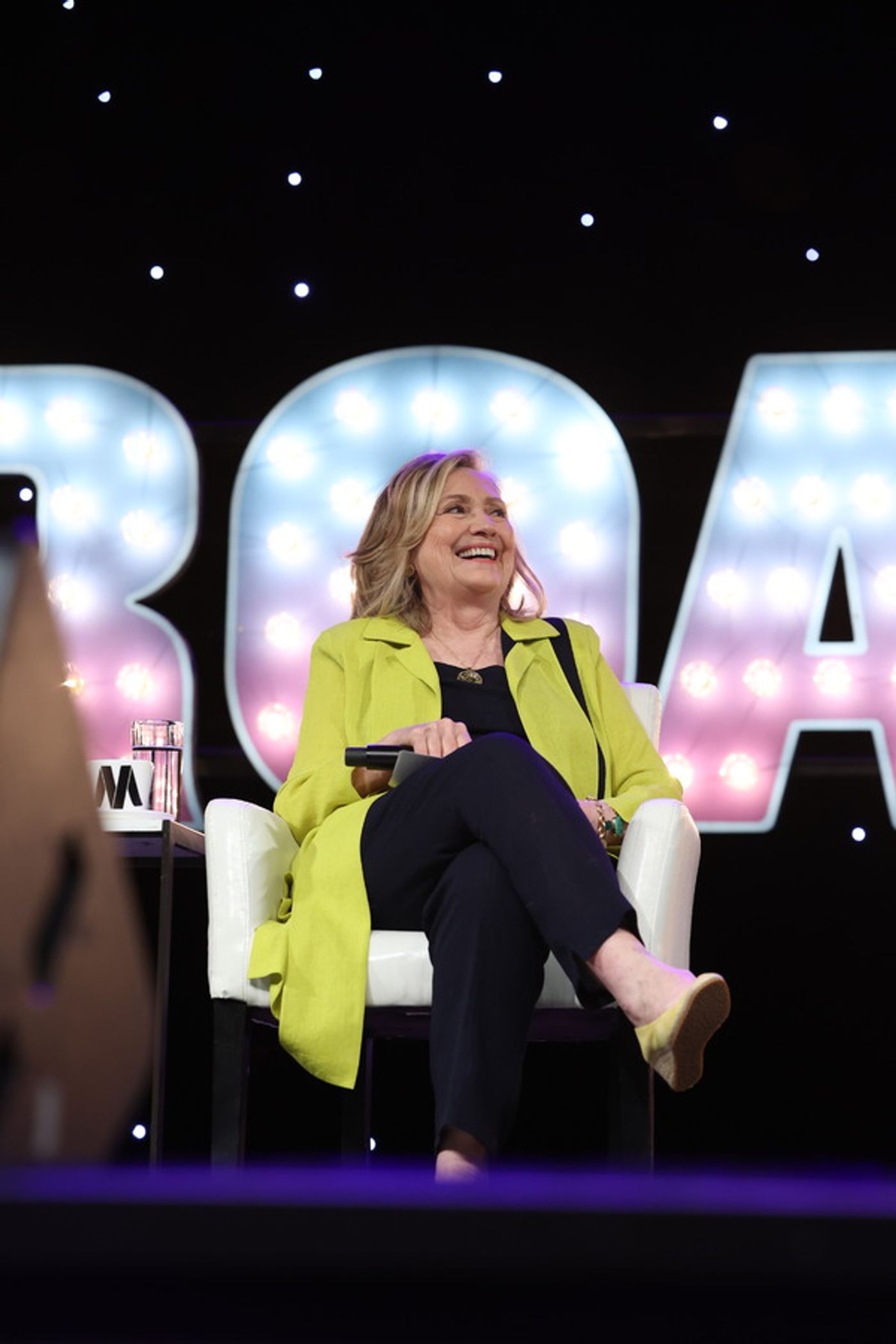 Photos: Hillary Clinton Joins LaChanze, Julie White, Donna Murphy, and Vanessa Williams at BroadwayCon  Image