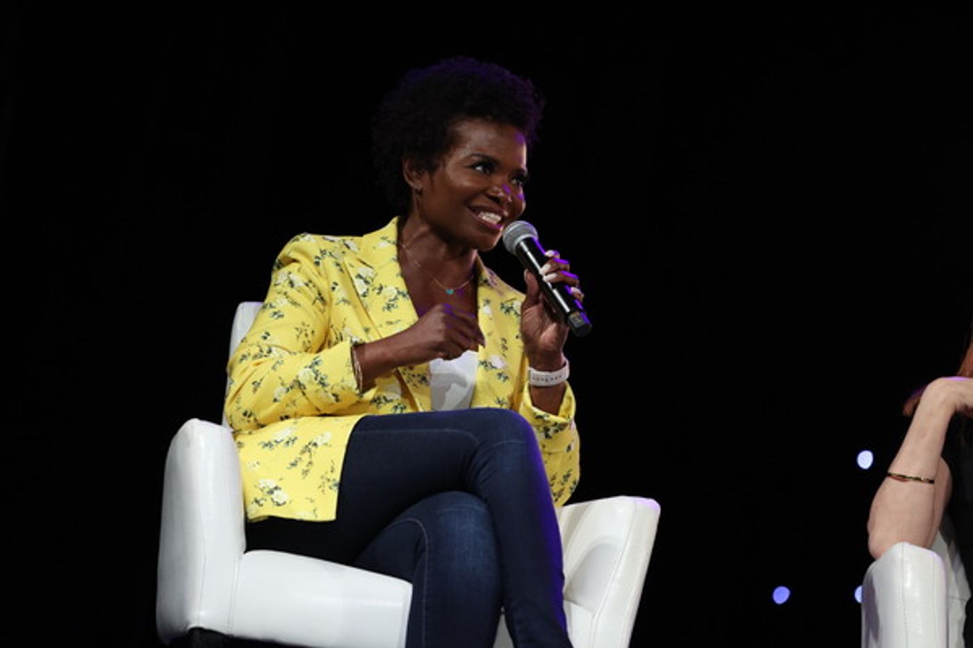 Photos: Hillary Clinton Joins LaChanze, Julie White, Donna Murphy, and Vanessa Williams at BroadwayCon  Image