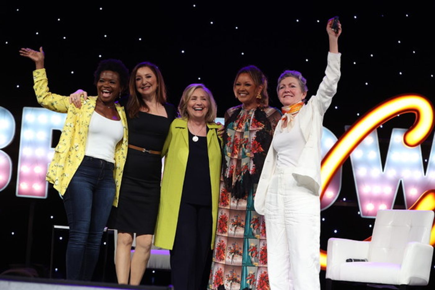 Photos: Hillary Clinton Joins LaChanze, Julie White, Donna Murphy, and Vanessa Williams at BroadwayCon  Image