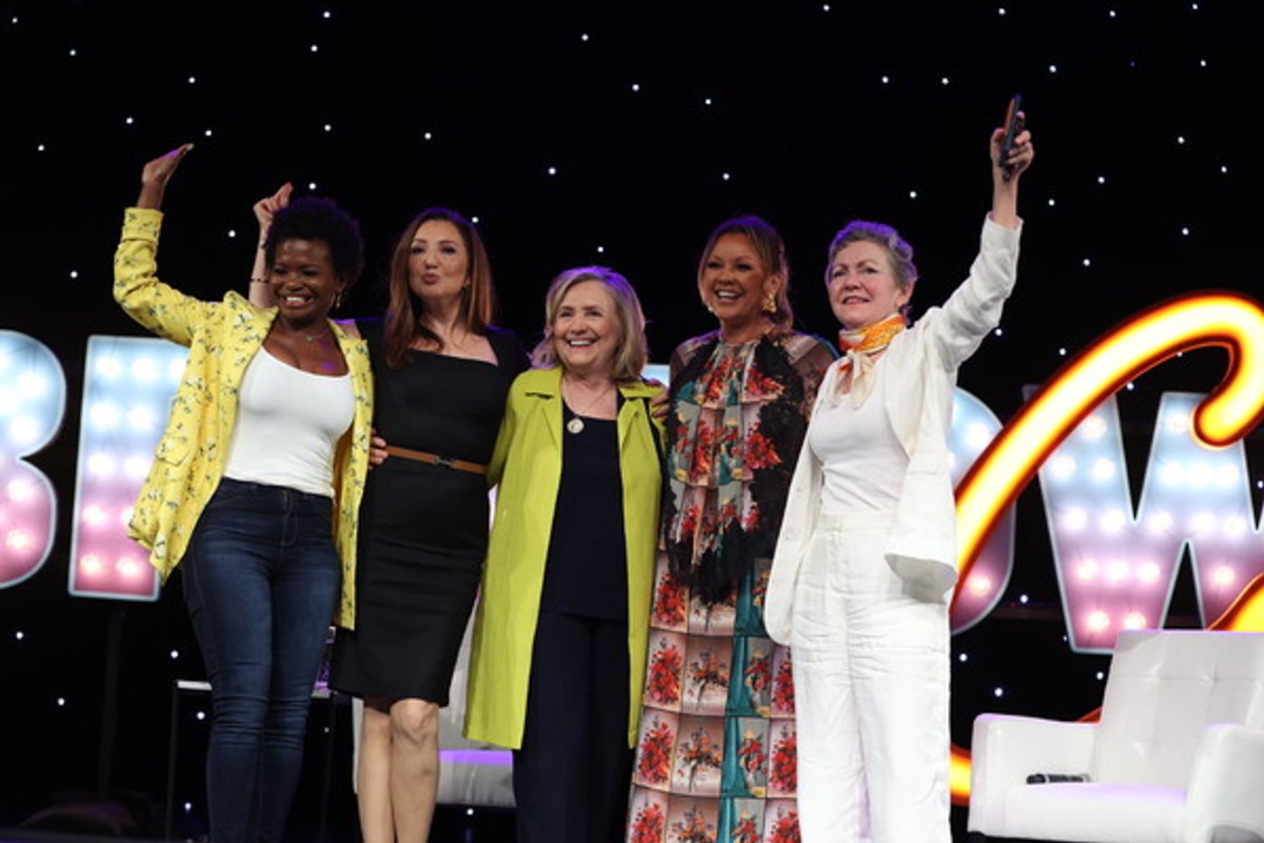 Photos: Hillary Clinton Joins LaChanze, Julie White, Donna Murphy, and Vanessa Williams at BroadwayCon  Image