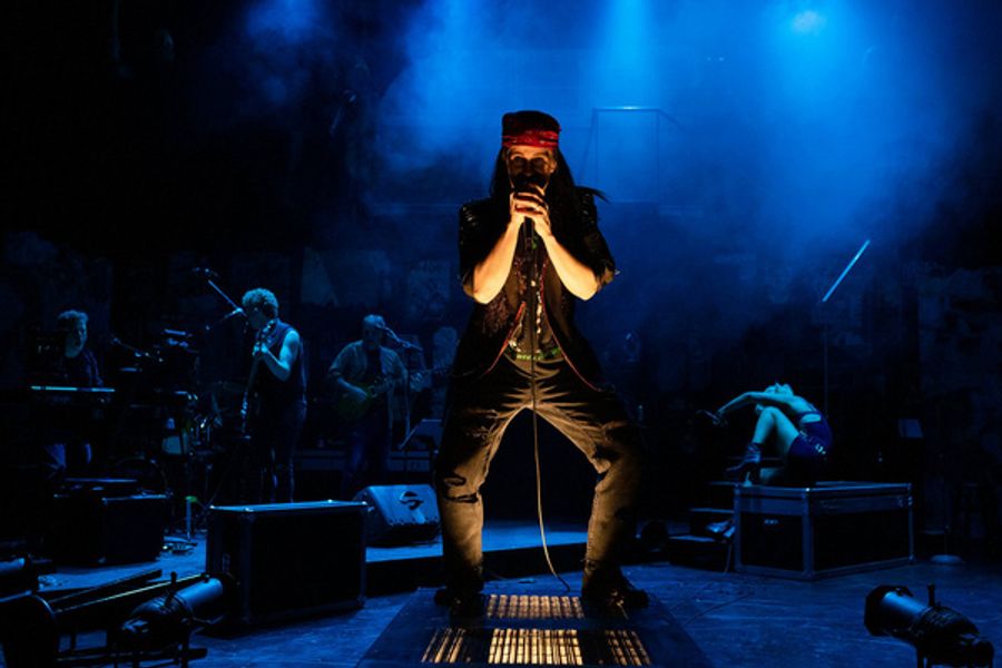 Photos: First Look at HEDWIG AND THE ANGRY INCH at Harlequin Productions Image