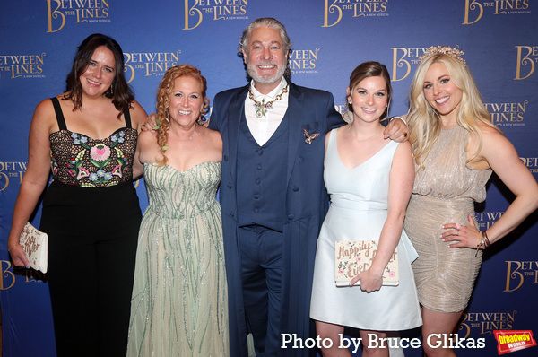 Katie Anderson, Jodi Picoult, Timothy Allen McDonald, Samantha Van Leer and Elyssa Sa Photo