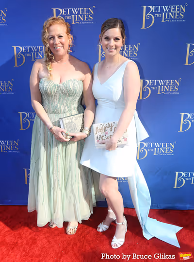Jodi Picoult and Samantha Van Leer  Photo