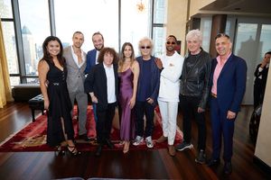 Host Sophie Qi, Gian Marco Schiaretti (Gringoire), Angelo DelVecchio (Quasimodo), composer Richard Cocciante, Tiba Hawaji (Esmeralda), author Luc Plamondon, Jay (Clopin), Daniel Lavoie (Frollo), host Ken Dingledine. Photo by Jeremy Daniel. @ BroadwayWorld Host Sophie Qi, Gian Marco Schiaretti (Gringoire), Angelo DelVecchio (Quasimodo), com Photo